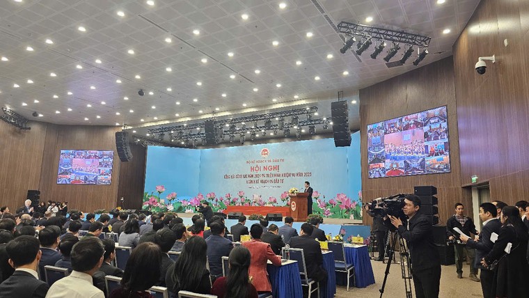 Thủ tướng Phạm Minh Chính tham dự Hội nghị tổng kết 2024 & triển khai nhiệm vụ 2025 của ngành Kế hoạch và Đầu tư ảnh 2