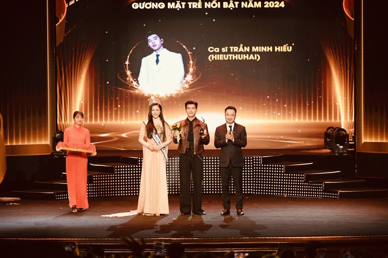 Bộ Văn hóa, Thể thao và Du lịch vinh danh Anh Trai “Say Hi” là chương trình biểu diễn nổi bật 2024 ảnh 1