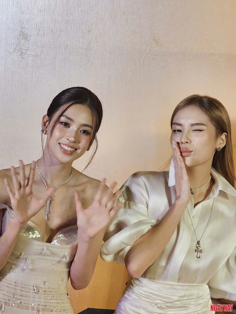 NSND Lê Khanh, Big Daddy, Quân A.P cùng dàn sao tới tham dự họp báo ra mắt phim Tết "Bộ tứ báo thủ" tại Hà Nội ảnh 5