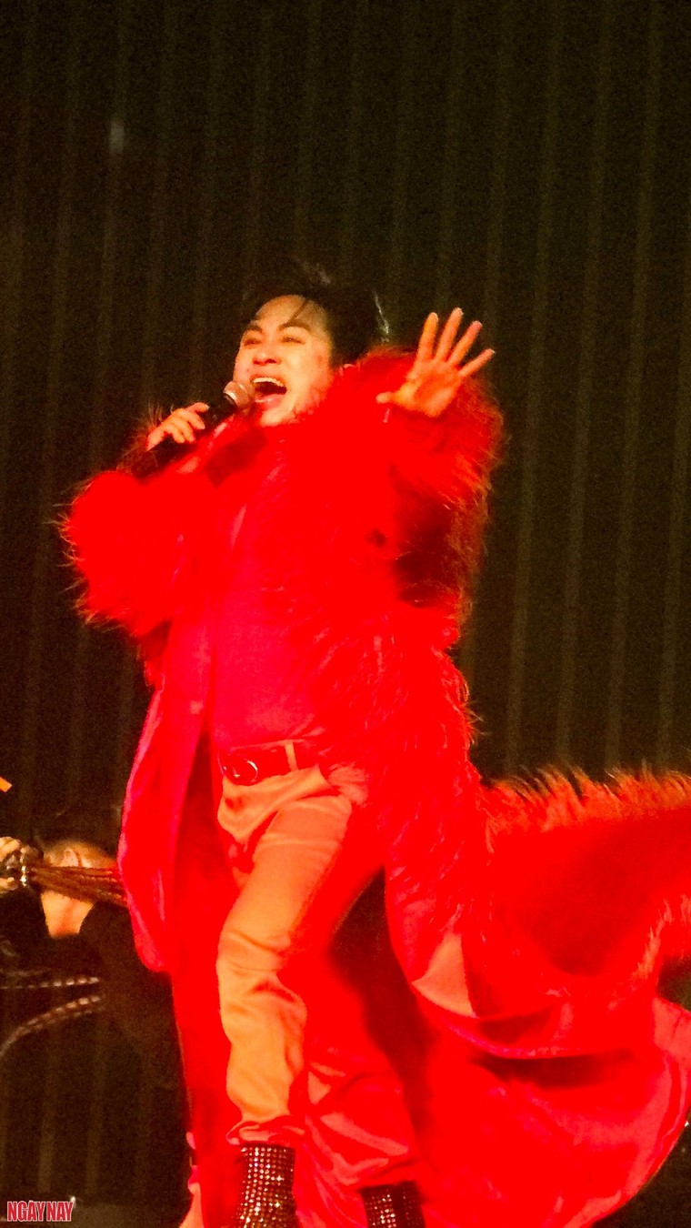 Phóng sự ảnh "Sóng 2025” – Sân khấu rực rỡ chuẩn bị cho đêm Giao thừa Tết Nguyên Đán ảnh 3