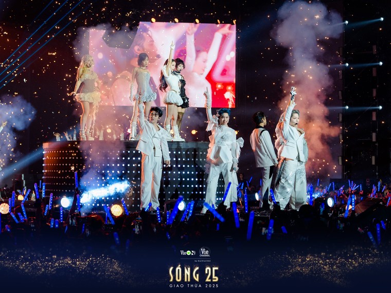 Sóng 25: Đức Phúc, Isaac chia sẻ về sự “nâng cấp” bản thân, JSOL, Hùng Huỳnh nhận lời khuyên sâu sắc từ MC Trấn Thành ảnh 5