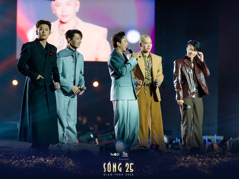 Sóng 25: Đức Phúc, Isaac chia sẻ về sự “nâng cấp” bản thân, JSOL, Hùng Huỳnh nhận lời khuyên sâu sắc từ MC Trấn Thành ảnh 1