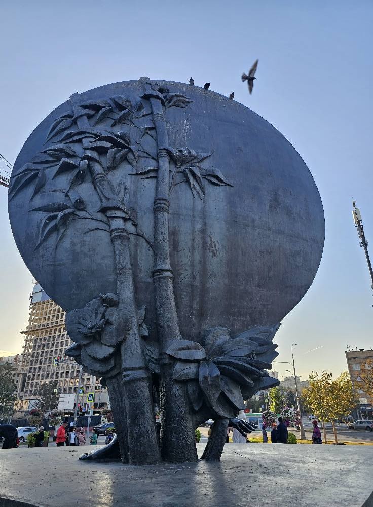 Quần thể tượng đài Hồ Chí Minh tại Moskva: Biểu tượng của tình hữu nghị Việt - Nga ảnh 2