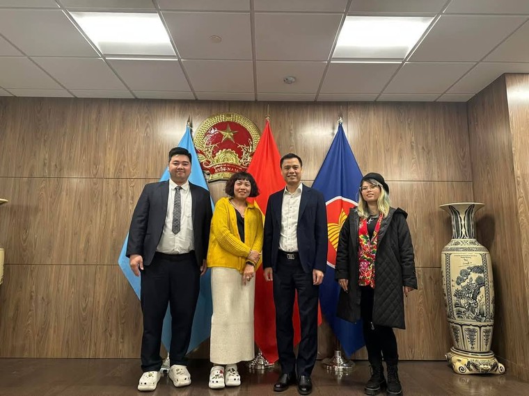 Nguyễn Văn Thể – họa sĩ Việt Nam và hành trình đưa nghệ thuật ra thế giới cùng Trung tâm Thông tin UNESCO ảnh 4