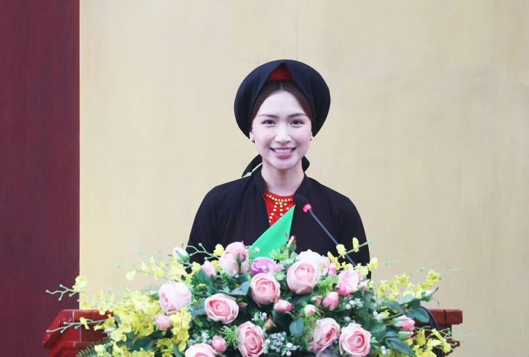 Hòa Minzy nhận bằng khen của Chủ tịch UBND tỉnh Bắc Ninh, ra mắt MV Bắc Bling (Bắc Ninh) tại quê nhà ảnh 3