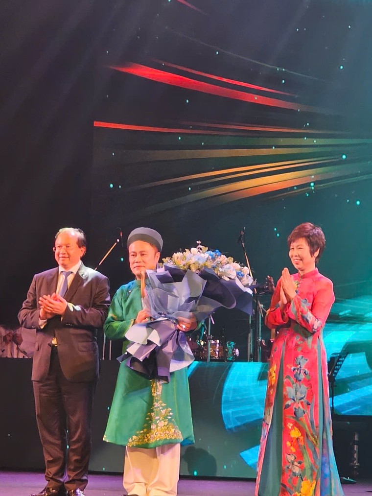 Giải Cống hiến 19-2025: Dương Domic tiếp lửa sức trẻ, GS.TS Chu Bảo Quế tỏa sáng di sản ảnh 5