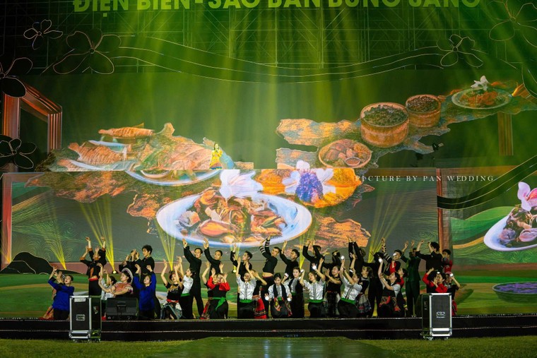 Điện Biên rực rỡ chào đón Lễ hội Hoa Ban 2025: Tôn vinh bản sắc văn hóa dân tộc ảnh 4