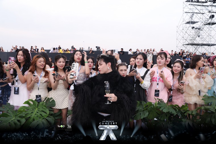 Đêm Concert 5 của Anh Trai "Say Hi" tại TP.HCM: Bùng nổ với những ca khúc mới và sự sáng tạo không ngừng ảnh 13