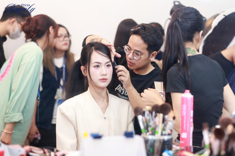 Top 20 Press Beauty 2025 ra mắt bộ ảnh trước thềm Bán kết ảnh 2