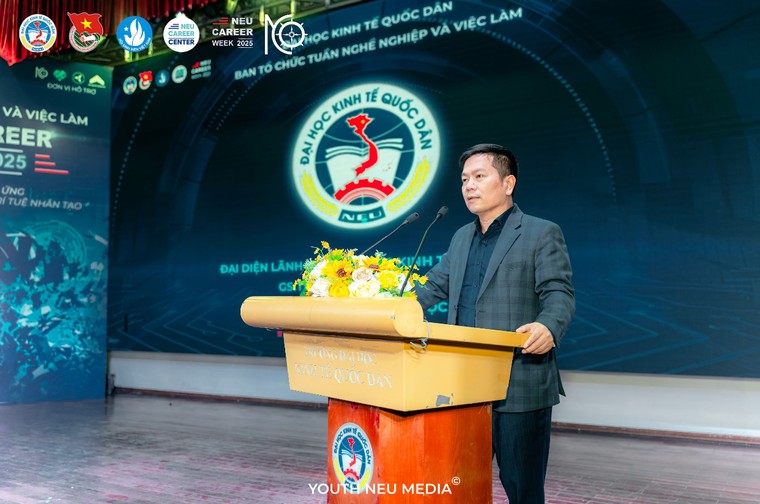 NEU career week 2025: Tâm điểm việc làm bùng nổ, thu hút với hơn 6000 người tham dự ảnh 1
