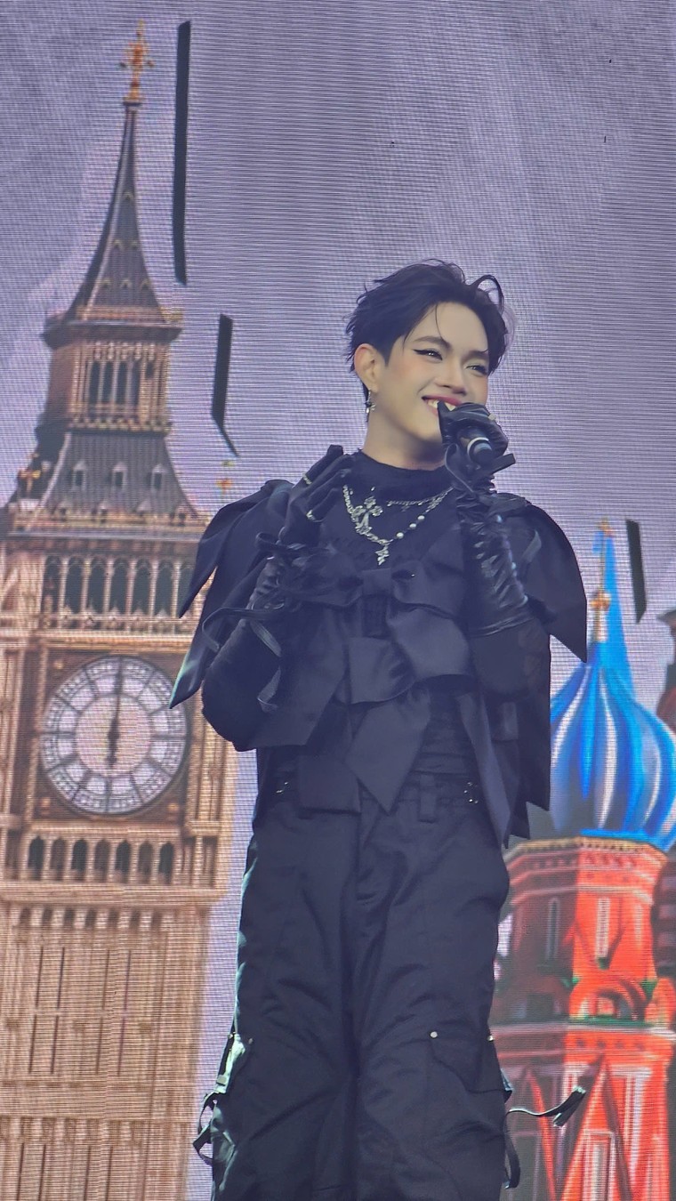 Chùm ảnh: Các màn trình diễn bùng nổ của Anh trai "Say Hi" tại đêm trại FPTU Camp lần thứ 5 ảnh 3