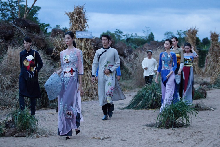 Trò chuyện với nhà thiết kế Lê Thanh Danh: Thấy quê nhà trên mỗi tấm áo dài ảnh 6