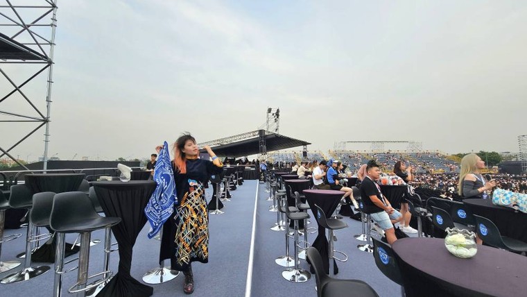 Trò chuyện với nhà thiết kế Lê Thanh Danh: Thấy quê nhà trên mỗi tấm áo dài ảnh 7