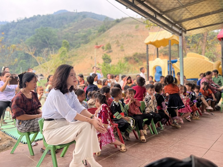 Một sinh nhật, hàng trăm niềm vui: FC Negav cùng Quỹ Nam Phương mang cầu mới về miền Tây ảnh 3