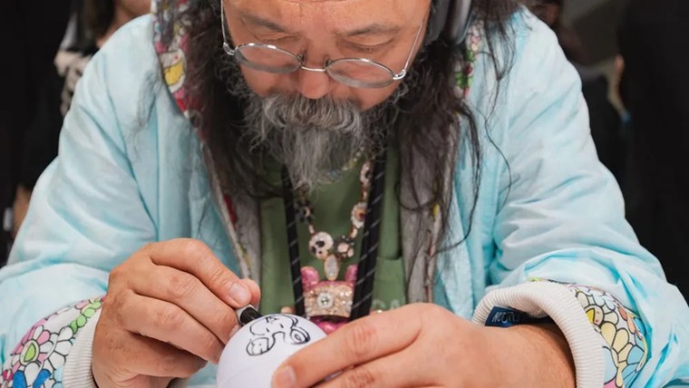 CASETiFY hợp tác cùng Takashi Murakami tôn vinh nhân vật biểu tượng MR. DOB ảnh 3