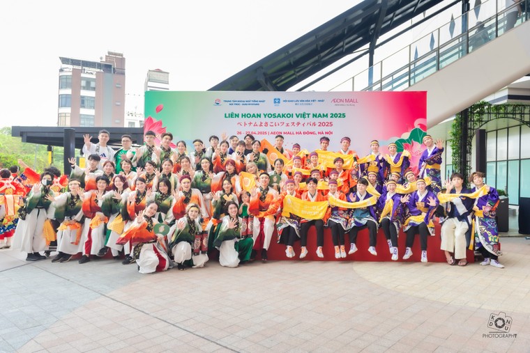 Sắc màu rực rỡ tại Liên hoan Yosakoi Việt Nam 2025 ảnh 6