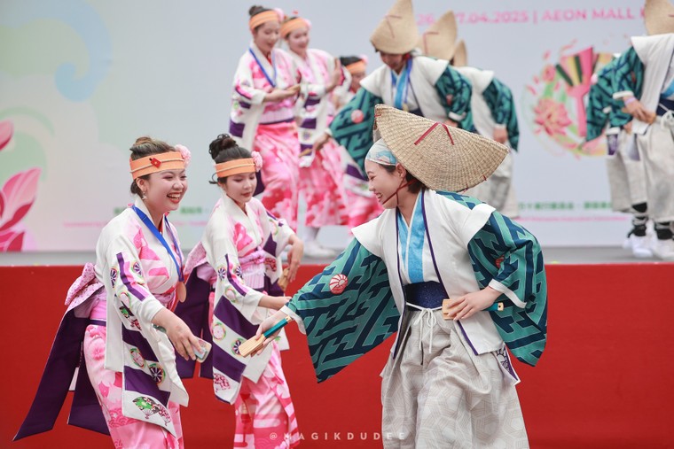 Sắc màu rực rỡ tại Liên hoan Yosakoi Việt Nam 2025 ảnh 4