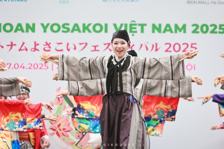 Sắc màu rực rỡ tại Liên hoan Yosakoi Việt Nam 2025 ảnh 9