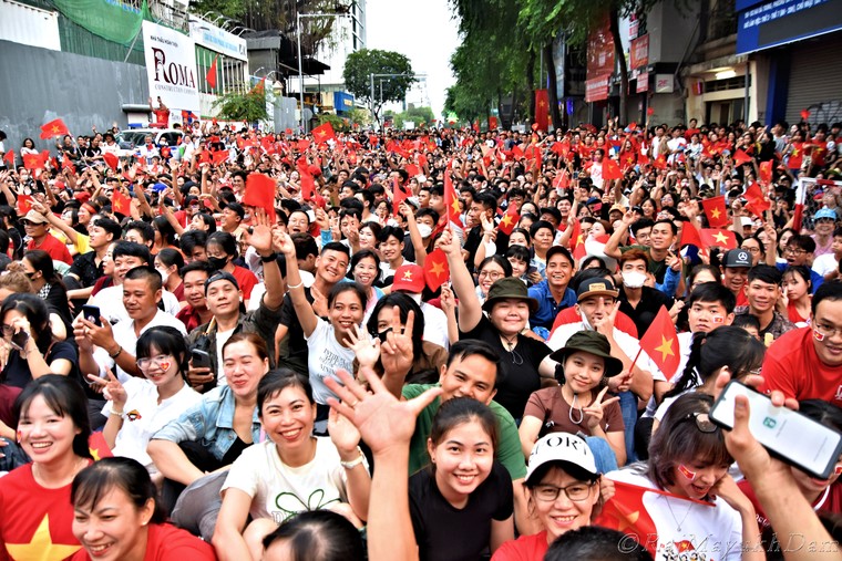 Hành trình ghi dấu ngày 30/4 tại TP. Hồ Chí Minh qua ống kính nhiếp ảnh gia quốc tế Raj Mayukh Dam ảnh 15