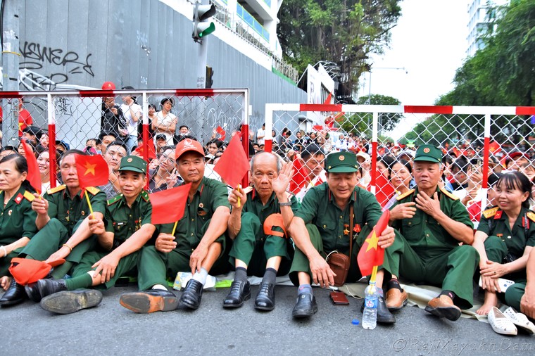 Hành trình ghi dấu ngày 30/4 tại TP. Hồ Chí Minh qua ống kính nhiếp ảnh gia quốc tế Raj Mayukh Dam ảnh 14