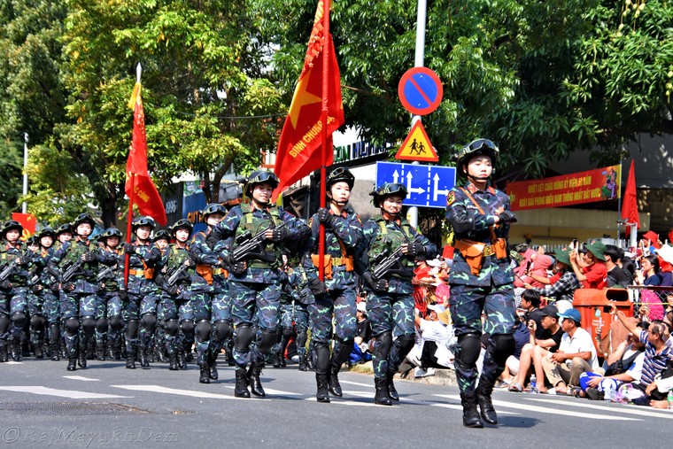 Hành trình ghi dấu ngày 30/4 tại TP. Hồ Chí Minh qua ống kính nhiếp ảnh gia quốc tế Raj Mayukh Dam ảnh 8