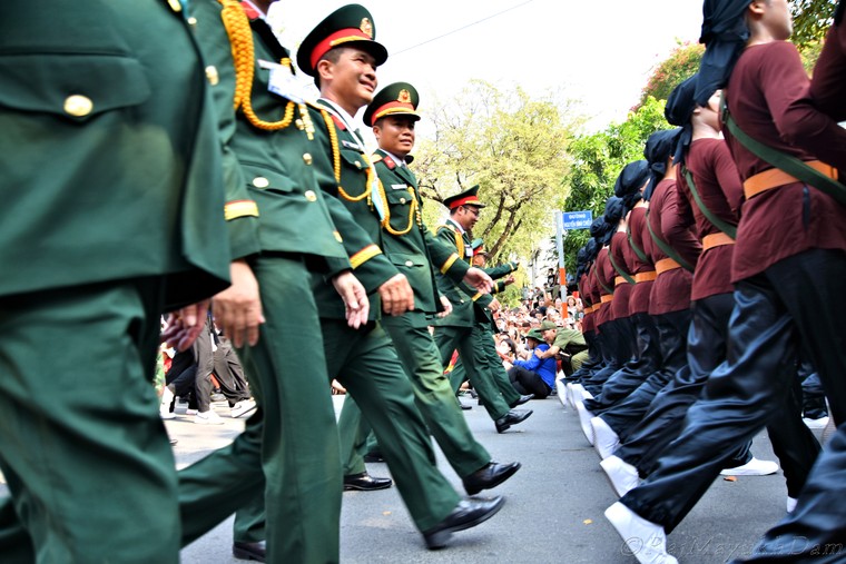 Hành trình ghi dấu ngày 30/4 tại TP. Hồ Chí Minh qua ống kính nhiếp ảnh gia quốc tế Raj Mayukh Dam ảnh 1