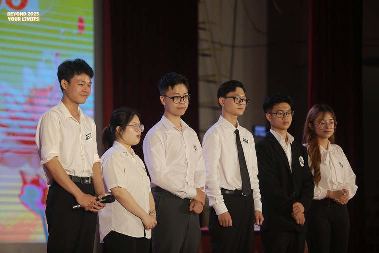 Đêm Chung kết Cuộc thi Hùng biện Beyond Your Limits 2025: Nơi bản lĩnh và trí tuệ thăng hoa ảnh 1