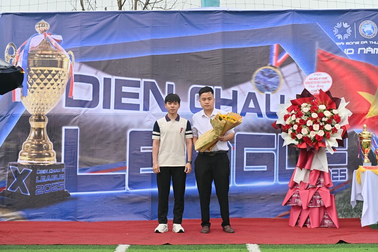 Khai mạc Giải bóng đá thường niên lần thứ 10 - Diễn Châu 3 League 2025 ảnh 1