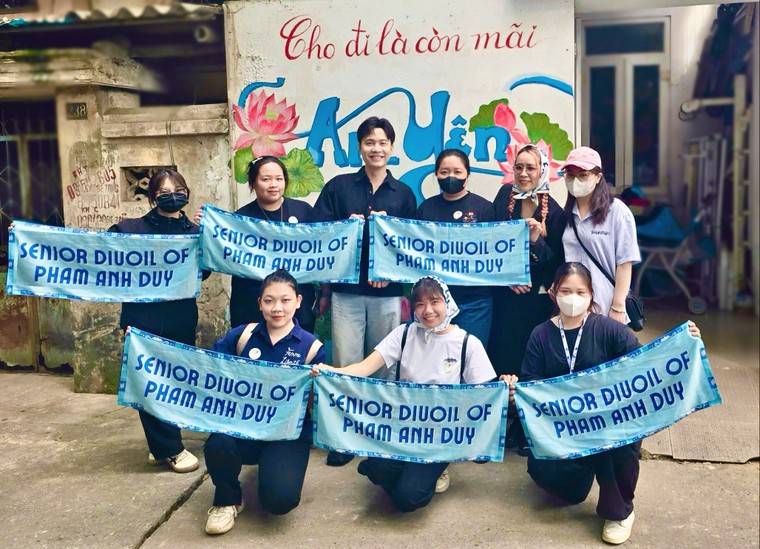 Ca sĩ Phạm Anh Duy và FC Oil lan tỏa yêu thương qua dự án “Nụ cười ở lại” ảnh 2