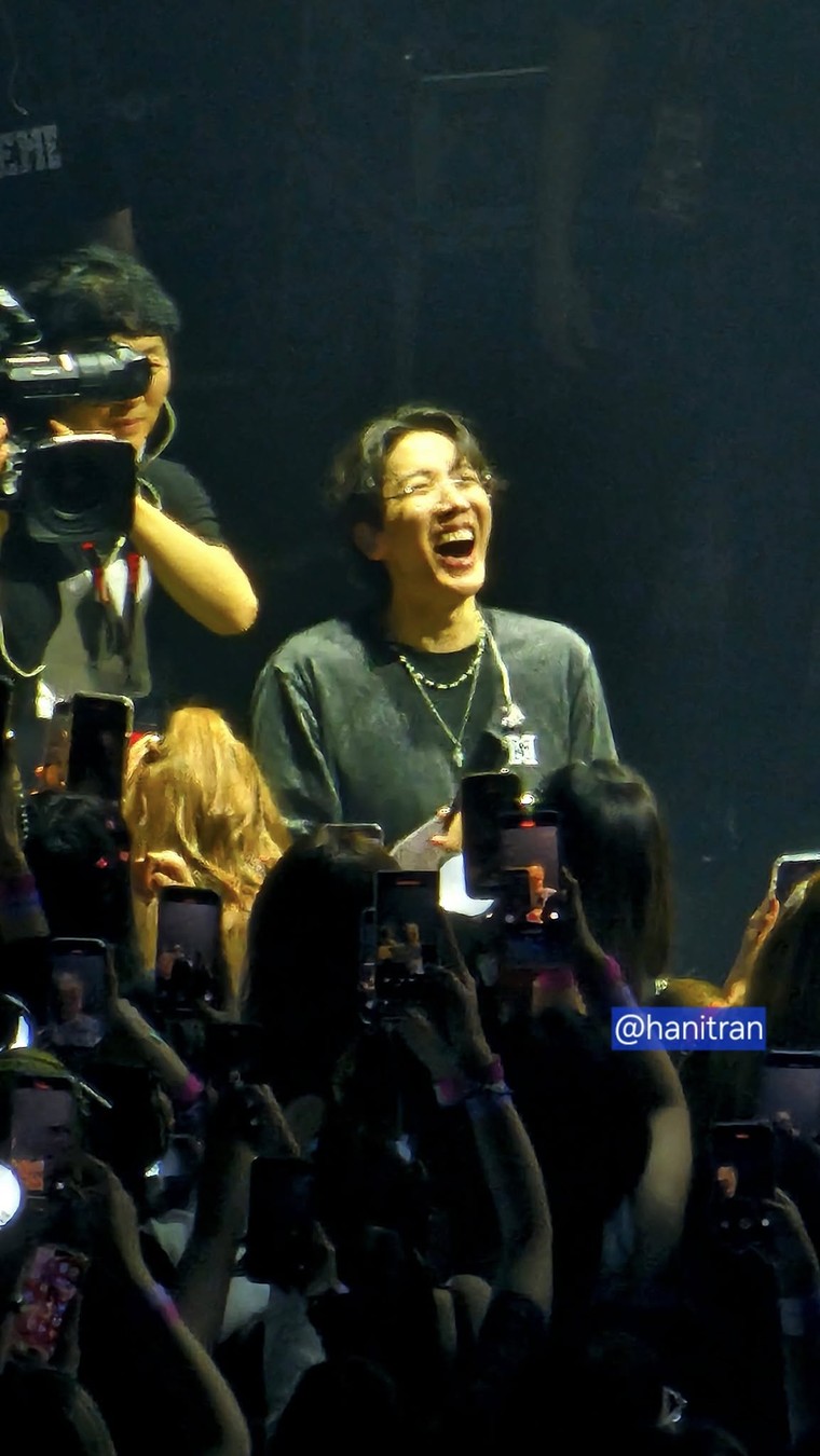 Chuỗi ảnh concert "Hope on the stage" tại Bangkok của BTS j-hope: Một hành trình cảm xúc rực rỡ ảnh 11