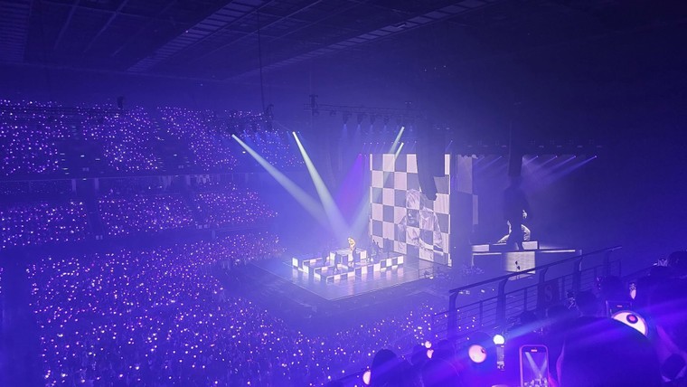 Chuỗi ảnh concert "Hope on the stage" tại Bangkok của BTS j-hope: Một hành trình cảm xúc rực rỡ ảnh 13