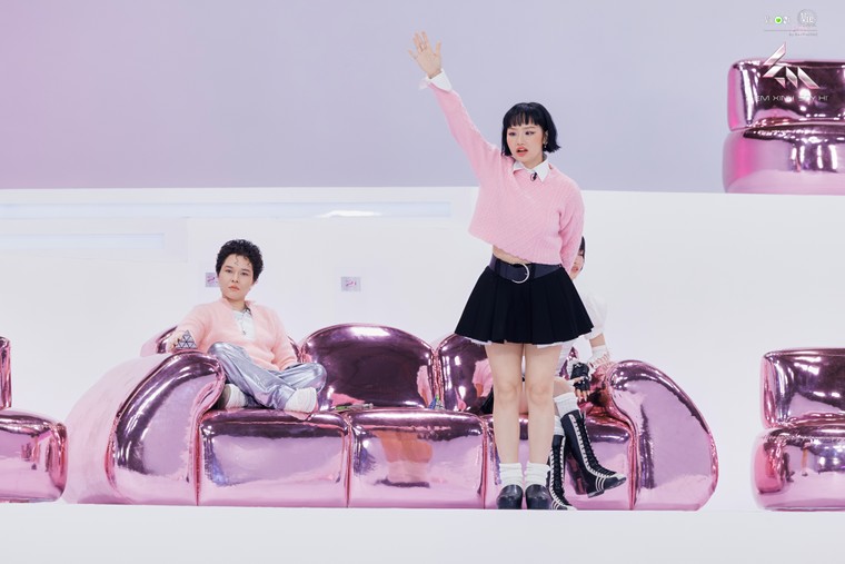 Em Xinh “Say Hi” tập 1: Dàn Em Xinh “flexing” thành tích khủng, tự hào hàng tỷ lượt nghe từ khắp thế giới ảnh 2