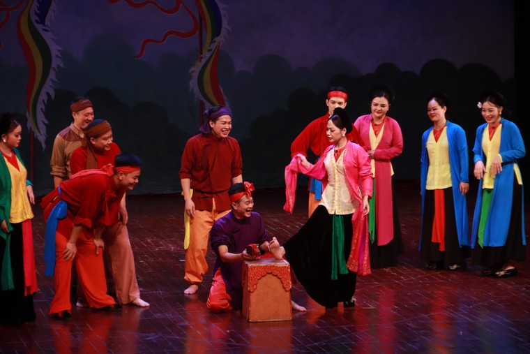 Chèo “Kéo” thành công kéo Gen Z gần hơn với nghệ thuật truyền thống ảnh 14