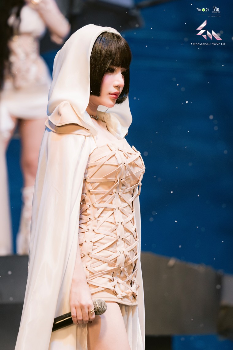 Chương trình Em Xinh "Say Hi" Tập 2: Sân khấu đa sắc màu với kỹ thuật quay one-shot lần đầu xuất hiện ảnh 7