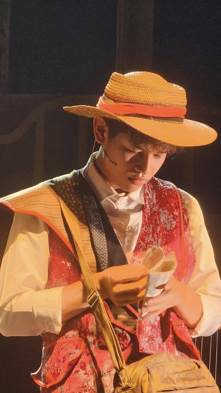 Buổi diễn cuối cùng của nhạc kịch "Không gia đình" lay động trái tim khán giả tại Nhà hát Tuổi trẻ ảnh 1