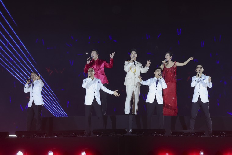 Đồng diễn trống hội hùng tráng tại Lễ khai mạc Giải bóng đá Công an, Cảnh sát các nước ASEAN mở rộng 2025 ảnh 10