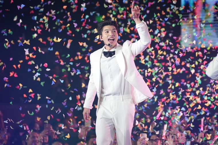 Anh Trai “Say Hi” thắp sáng Las Vegas: Giấc mộng đêm hè tại Kinh đô giải trí ảnh 15