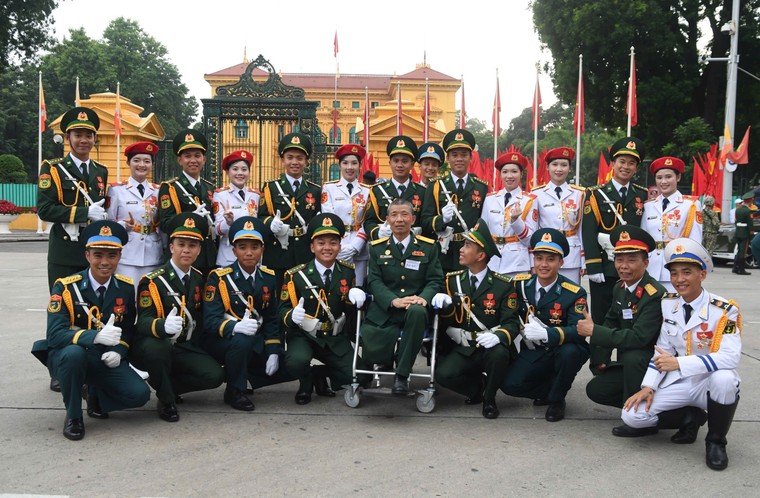 Chùm ảnh: Hà Nội sơ duyệt cấp Nhà nước kỷ niệm 80 năm Cách Mạng tháng Tám và Quốc Khánh 2/9 ảnh 9