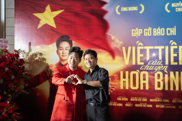 Ra mắt MV "Viết tiếp câu chuyện hòa bình" của Nguyễn Văn Chung và Tùng Dương ảnh 3