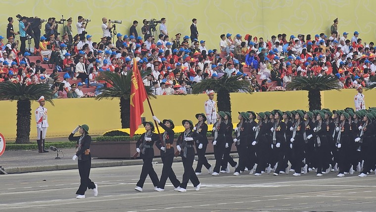 Chùm ảnh: Tổng duyệt Lễ diễu binh, diễu hành A80 tại Quảng trường Ba Đình và các tuyến phố trung tâm Hà Nội ảnh 3
