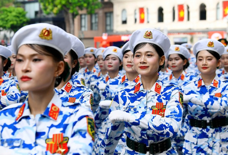 Chùm ảnh: Tổng duyệt Lễ diễu binh, diễu hành A80 tại Quảng trường Ba Đình và các tuyến phố trung tâm Hà Nội ảnh 9