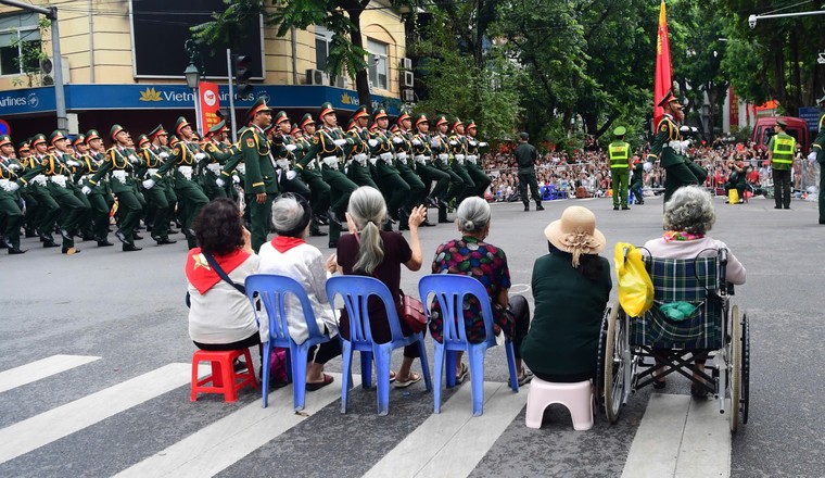 Chùm ảnh: Tổng duyệt Lễ diễu binh, diễu hành A80 tại Quảng trường Ba Đình và các tuyến phố trung tâm Hà Nội ảnh 7