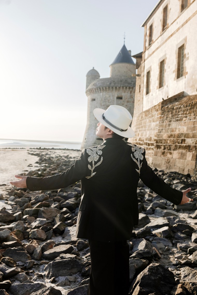 Divo Tùng Dương: Thay đổi trong thời trang, hướng tới hình ảnh lịch lãm, trưởng thành ảnh 2