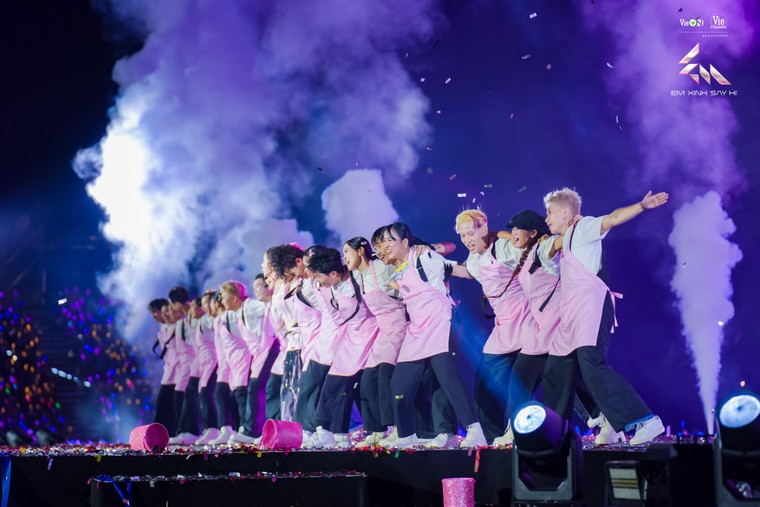 Em Xinh “Say Hi" Concert đêm 2 chính thức được công bố, khán giả Thủ đô chuẩn bị sẵn sàng đón 30 Em Xinh vào ngày 11/10 ảnh 7