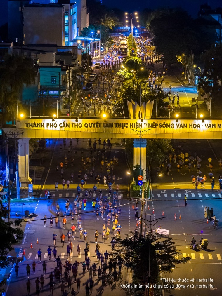Herbalife Việt Nam khuyến khích lối sống năng động thông qua hoạt động đồng hành cùng giải chạy VnExpress Marathon Cần Thơ 2025 ảnh 1