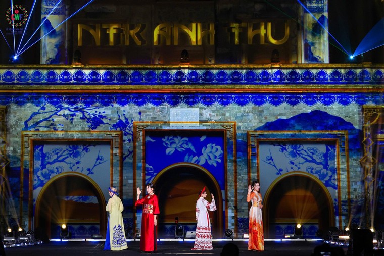 Lễ hội Văn hóa Thế giới tại Hà Nội quyên góp 2,5 tỷ đồng ủng hộ đồng bào vùng lũ ảnh 11