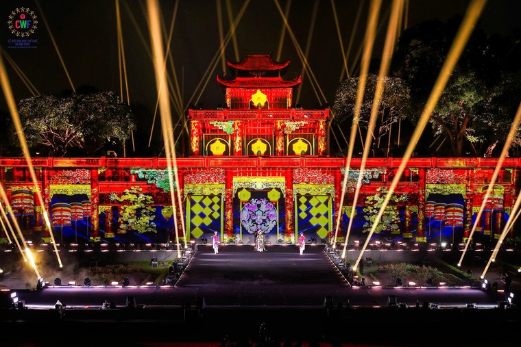 Lễ hội Văn hóa Thế giới tại Hà Nội quyên góp 2,5 tỷ đồng ủng hộ đồng bào vùng lũ ảnh 2