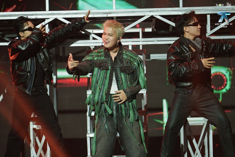 Tập 4 Anh Trai "Say Hi" 2025: Bốn màu sắc âm nhạc đối lập từ Ballad cổ tích, Funk Epic, Y2K ảnh 11