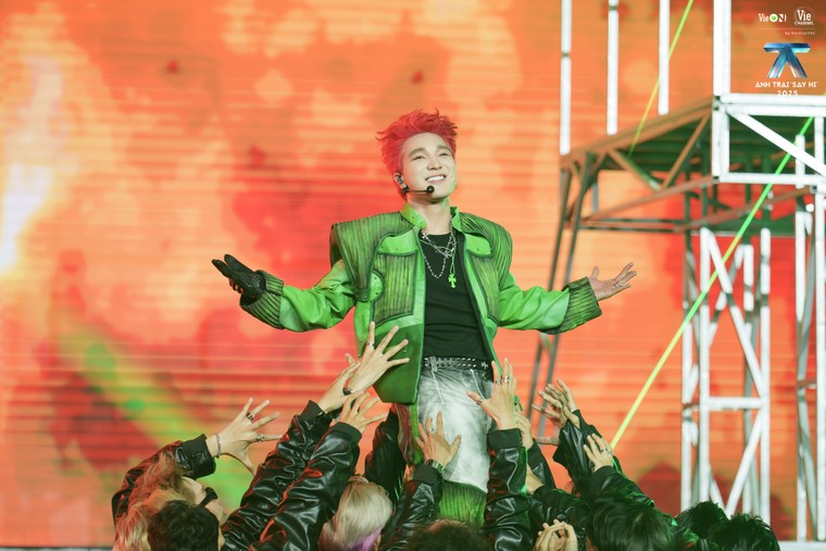 Tập 4 Anh Trai "Say Hi" 2025: Bốn màu sắc âm nhạc đối lập từ Ballad cổ tích, Funk Epic, Y2K ảnh 10