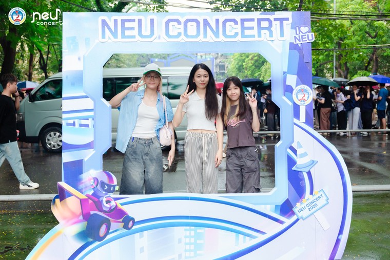 NEU Concert 2025: Đường đua âm nhạc trở lại cùng dàn line-up ấn tượng ảnh 1